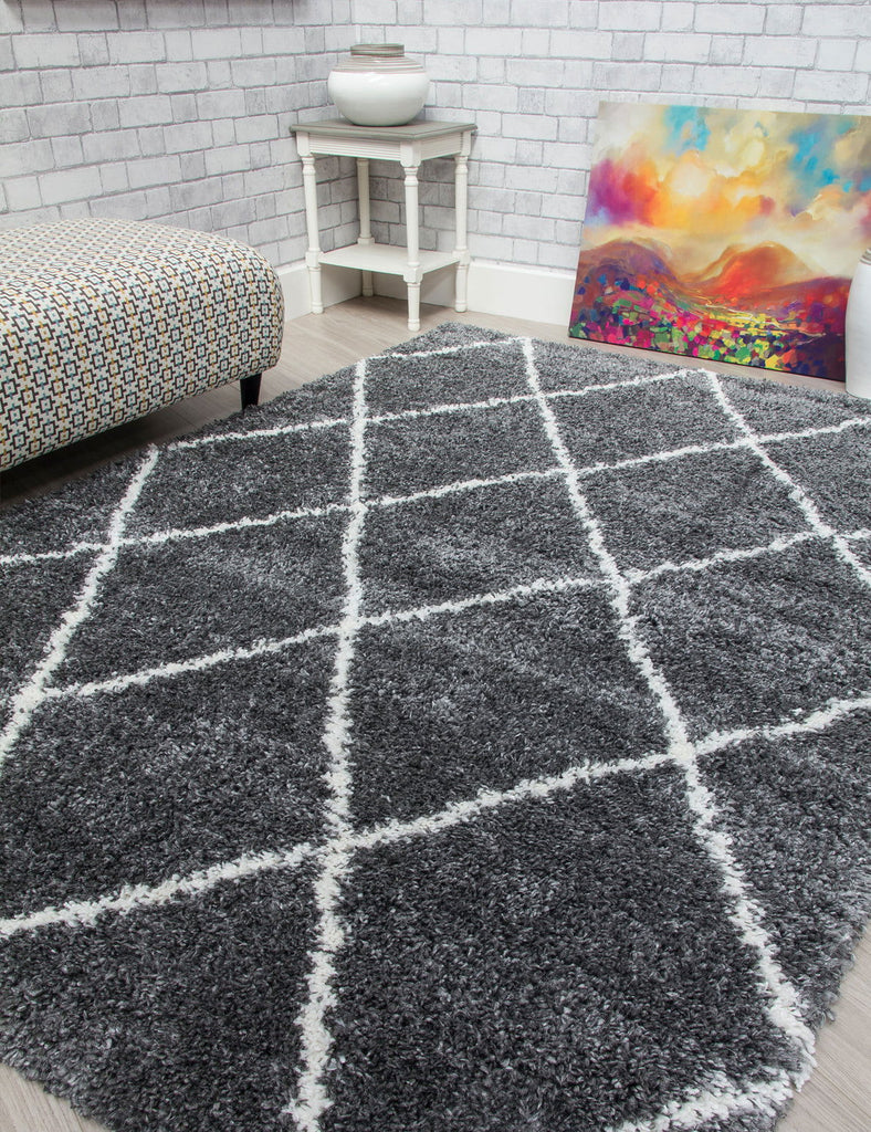 Fantasy Trellis Dark Grey/Cream Shaggy Rug - MacCarthys