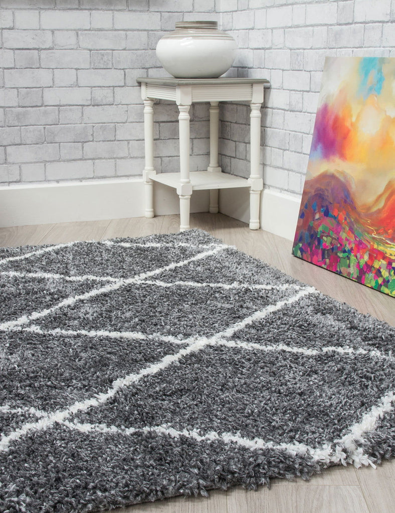 Fantasy Trellis Dark Grey/Cream Shaggy Rug - MacCarthys