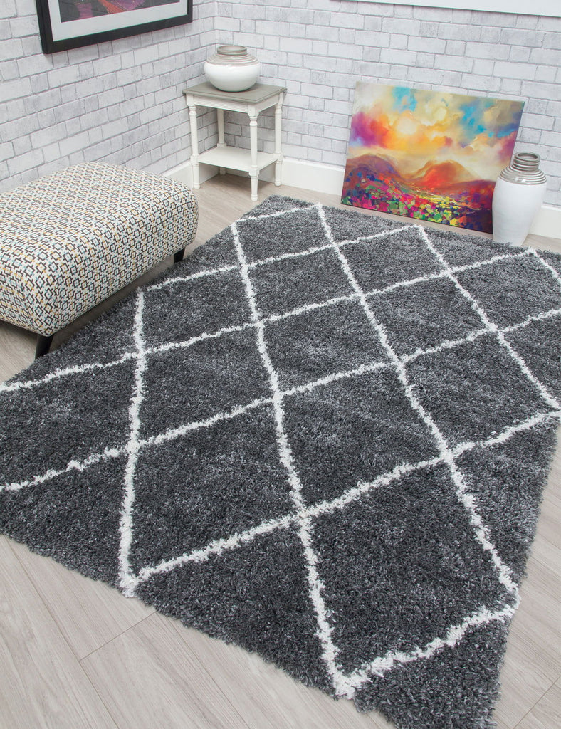 Fantasy Trellis Dark Grey/Cream Shaggy Rug - MacCarthys