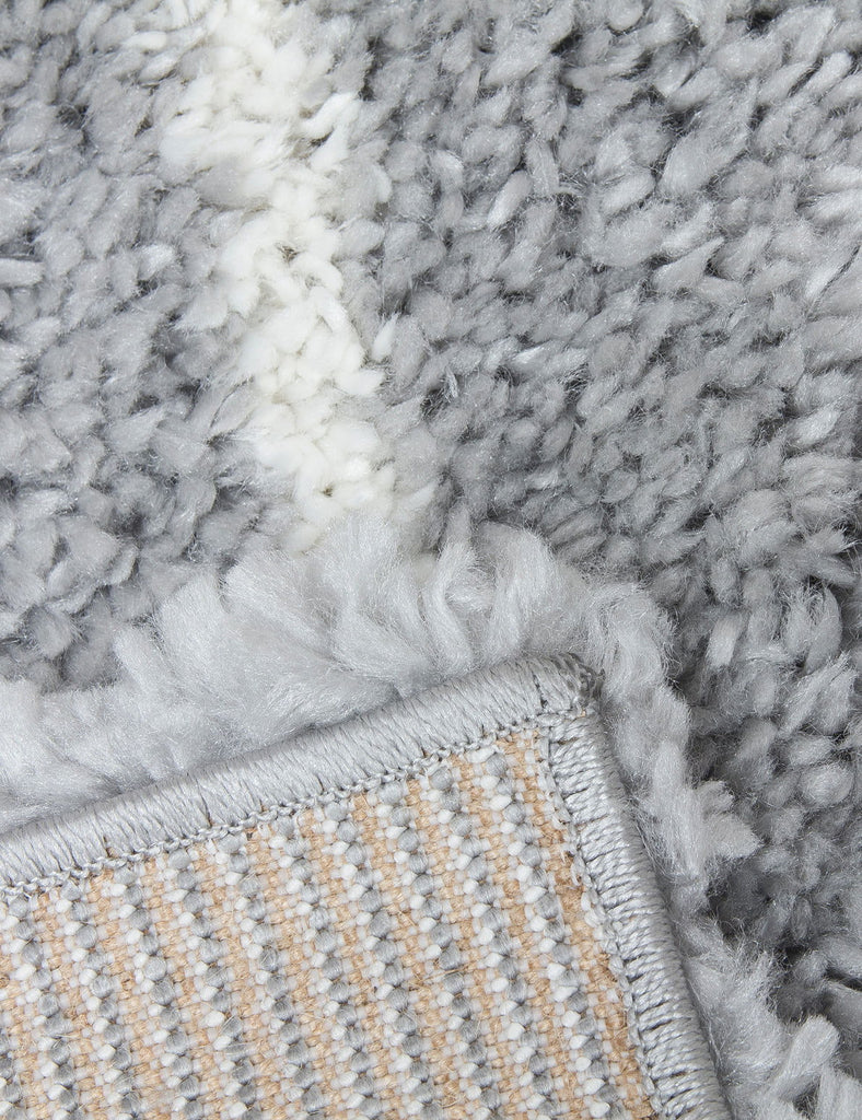 Fantasy Trellis Light Grey/Cream Shaggy Rug - MacCarthys