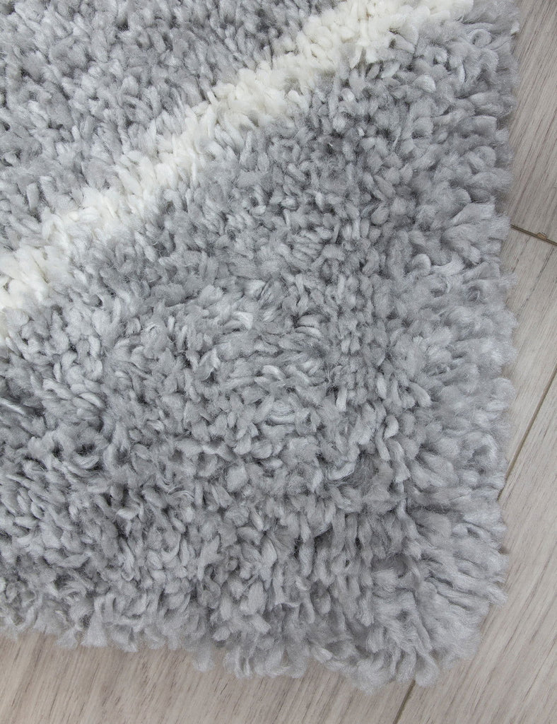 Fantasy Trellis Light Grey/Cream Shaggy Rug - MacCarthys