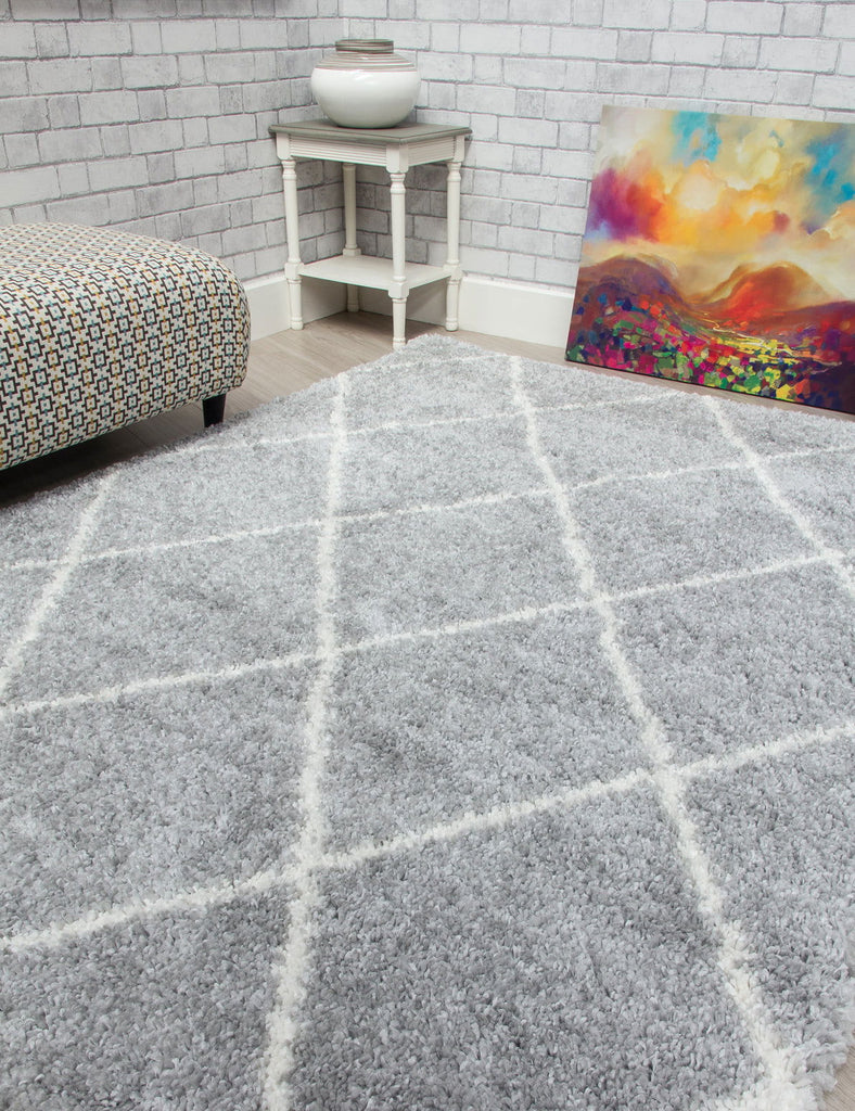 Fantasy Trellis Light Grey/Cream Shaggy Rug - MacCarthys