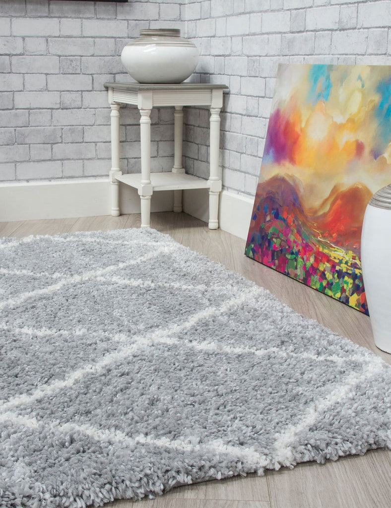 Fantasy Trellis Light Grey/Cream Shaggy Rug - MacCarthys